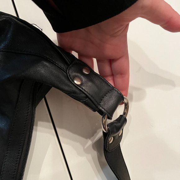 Ashneil black Bag‎ (Very Gently-Used) - Picture 13 of 16